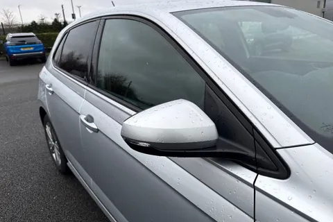 28 of 67 for Volkswagen Polo 1.0 TSI R-Line Euro 6 (s/s) 5dr