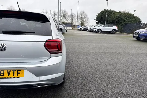 32 of 67 for Volkswagen Polo 1.0 TSI R-Line Euro 6 (s/s) 5dr