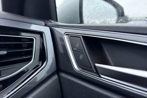 41 of 67 for Volkswagen Polo 1.0 TSI R-Line Euro 6 (s/s) 5dr