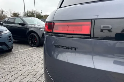 27 of 51 for Land Rover Range Rover Sport 3.0 D300 Dynamic SE 5dr