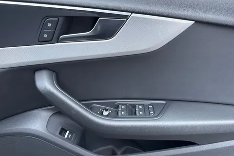 FT21ZWL Audi A4 2.0 TFSI 40 Sport Edition S Tronic Euro 6 (s/s) 4dr Thumbnail #22