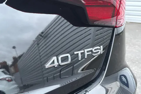 FT21ZWL Audi A4 2.0 TFSI 40 Sport Edition S Tronic Euro 6 (s/s) 4dr Thumbnail #31