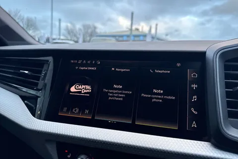 Audi A1 1.0 TFSI 30 S line Sportback S Tronic Euro 6 (s/s) 5dr Thumbnail #17