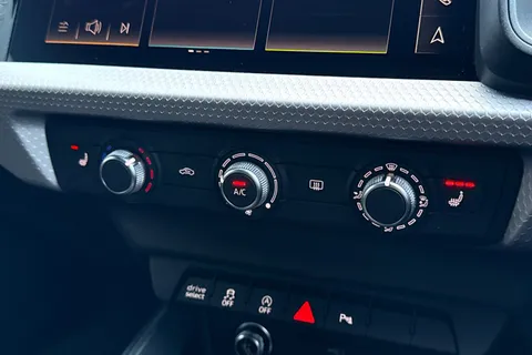 Audi A1 1.0 TFSI 30 S line Sportback S Tronic Euro 6 (s/s) 5dr Thumbnail #22