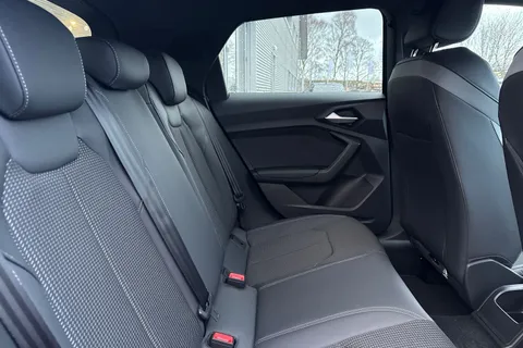 Audi A1 1.0 TFSI 30 S line Sportback S Tronic Euro 6 (s/s) 5dr Thumbnail #37