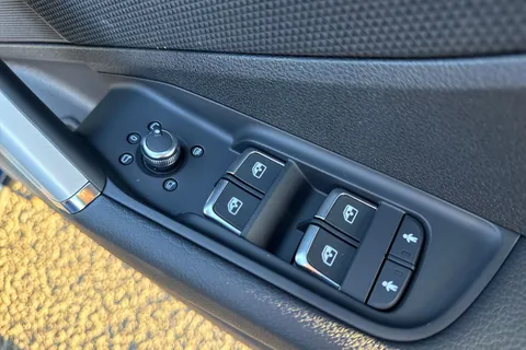  Audi Q2 1.0 TFSI 30 Black Edition Euro 6 (s/s) 5dr Thumbnail #47