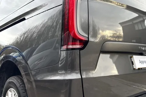 PF75BBU Volkswagen Transporter 2.0 TDI 150 Commerce Pro Van 4MOTION Auto Thumbnail #8