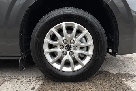 PF75BBU Volkswagen Transporter 2.0 TDI 150 Commerce Pro Van 4MOTION Auto Thumbnail #10