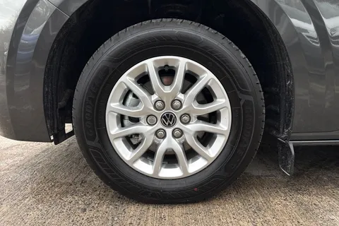 PF75BBU Volkswagen Transporter 2.0 TDI 150 Commerce Pro Van 4MOTION Auto Thumbnail #12