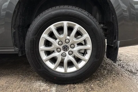 PF75BBU Volkswagen Transporter 2.0 TDI 150 Commerce Pro Van 4MOTION Auto Thumbnail #13