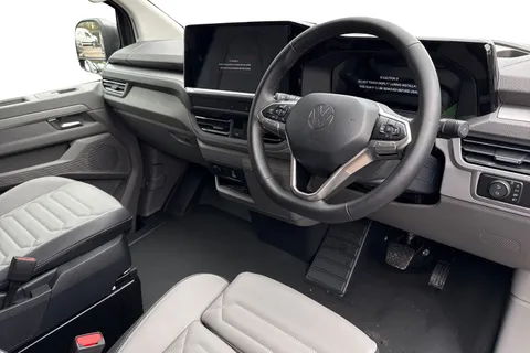 PF75BBU Volkswagen Transporter 2.0 TDI 150 Commerce Pro Van 4MOTION Auto Thumbnail #14