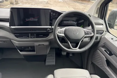 PF75BBU Volkswagen Transporter 2.0 TDI 150 Commerce Pro Van 4MOTION Auto Thumbnail #18