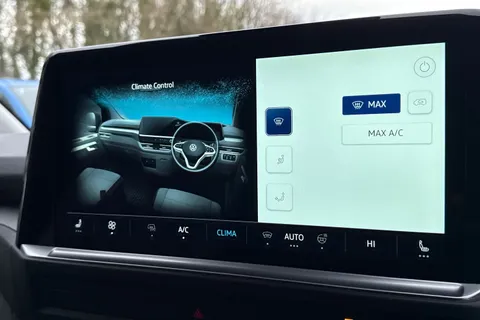 PF75BBU Volkswagen Transporter 2.0 TDI 150 Commerce Pro Van 4MOTION Auto Thumbnail #22