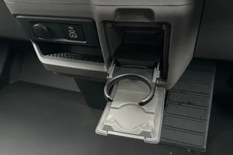 PF75BBU Volkswagen Transporter 2.0 TDI 150 Commerce Pro Van 4MOTION Auto Thumbnail #23