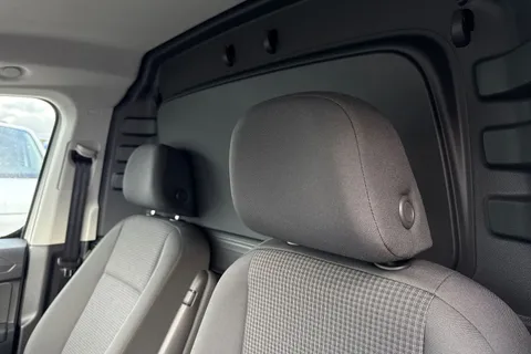 PJ75LFA Volkswagen Caddy 2.0 TDI 102PS Commerce Plus Van [Tech Pack] Thumbnail #18