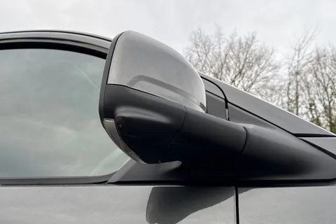 PF75BBU Volkswagen Transporter 2.0 TDI 150 Commerce Pro Van 4MOTION Auto Thumbnail #26