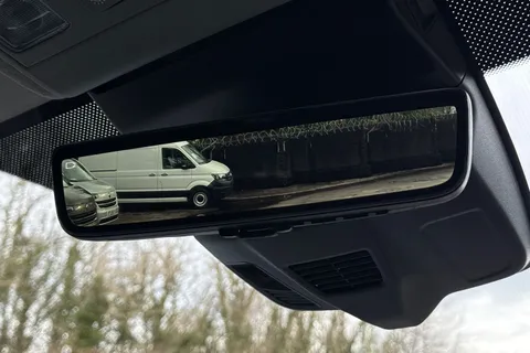 PF75BBU Volkswagen Transporter 2.0 TDI 150 Commerce Pro Van 4MOTION Auto Thumbnail #43