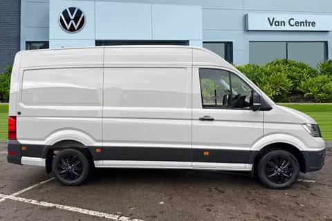 PJ75EOE Volkswagen Crafter CR35 Panel van Commerce Plus MWB 177 PS 2.0 TDI 8sp Automatic 4MOTION Thumbnail #3