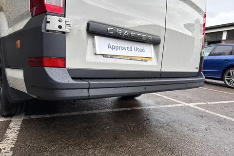 PJ75EOE Volkswagen Crafter CR35 Panel van Commerce Plus MWB 177 PS 2.0 TDI 8sp Automatic 4MOTION Thumbnail #25