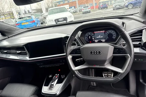 18 of 66 for Audi Q4 e-tron Q4 Sportback Black Edition 40 e-tron 150,00 kW