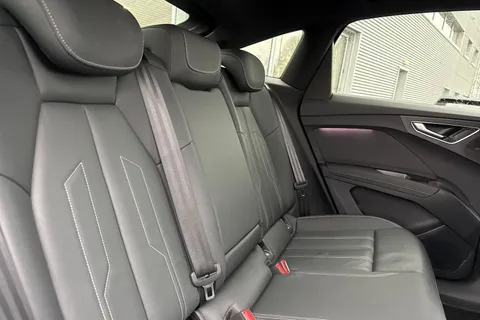 19 of 66 for Audi Q4 e-tron Q4 Sportback Black Edition 40 e-tron 150,00 kW