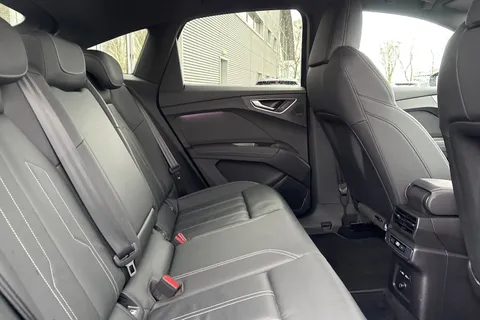 38 of 66 for Audi Q4 e-tron Q4 Sportback Black Edition 40 e-tron 150,00 kW