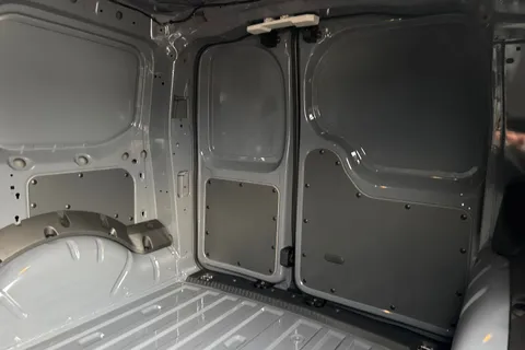 DC75MKJ Volkswagen Caddy 2.0 TDI 102PS Commerce Pro Van [Tech Pack] Thumbnail #19