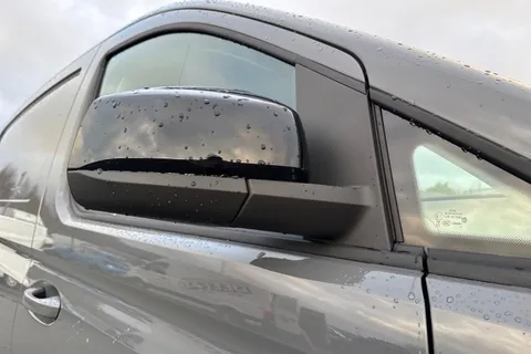 DC75MKJ Volkswagen Caddy 2.0 TDI 102PS Commerce Pro Van [Tech Pack] Thumbnail #26