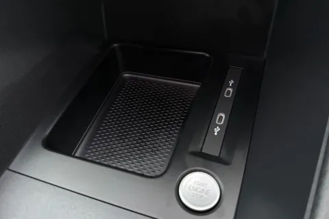 DC75MKJ Volkswagen Caddy 2.0 TDI 102PS Commerce Pro Van [Tech Pack] Thumbnail #33