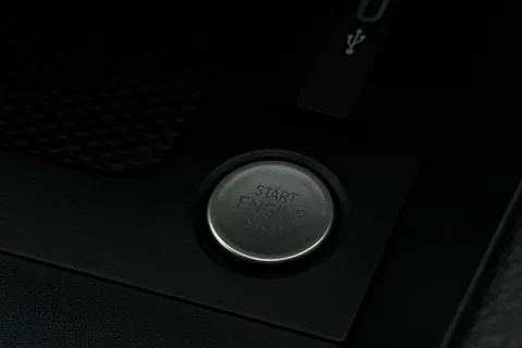 DC75MKJ Volkswagen Caddy 2.0 TDI 102PS Commerce Pro Van [Tech Pack] Thumbnail #34