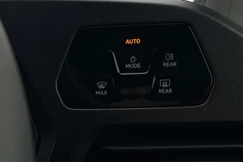 DC75MKJ Volkswagen Caddy 2.0 TDI 102PS Commerce Pro Van [Tech Pack] Thumbnail #42