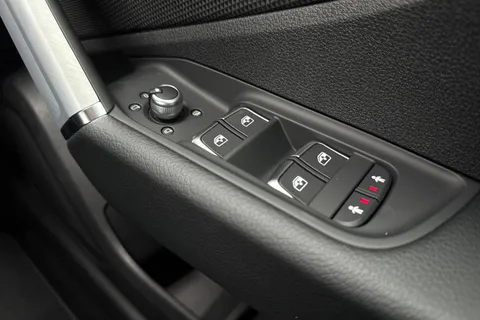 39 of 65 for AUDI Q2 30 TFSI 116 S Line 5dr