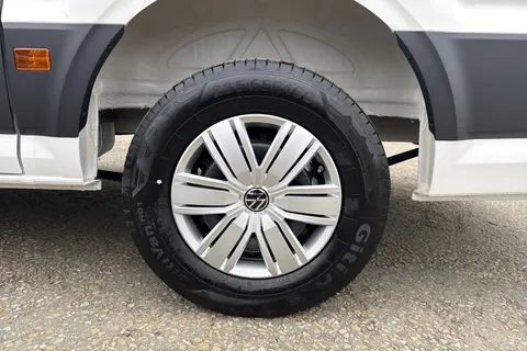 PN75MXZ Volkswagen Crafter CR35 Panel van Commerce MWB 140 PS 2.0 TDI 8sp Automatic FWD Thumbnail #11