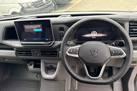 PN75MXZ Volkswagen Crafter CR35 Panel van Commerce MWB 140 PS 2.0 TDI 8sp Automatic FWD Thumbnail #17