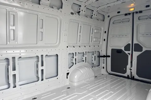 PN75MXZ Volkswagen Crafter CR35 Panel van Commerce MWB 140 PS 2.0 TDI 8sp Automatic FWD Thumbnail #18