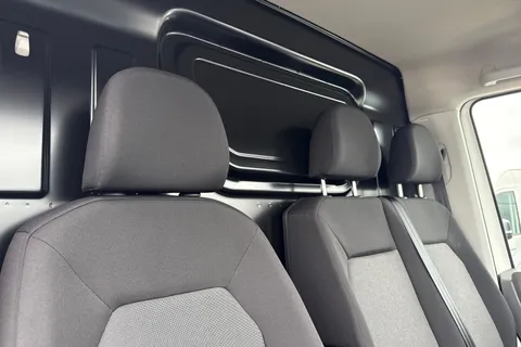 PN75MXZ Volkswagen Crafter CR35 Panel van Commerce MWB 140 PS 2.0 TDI 8sp Automatic FWD Thumbnail #23