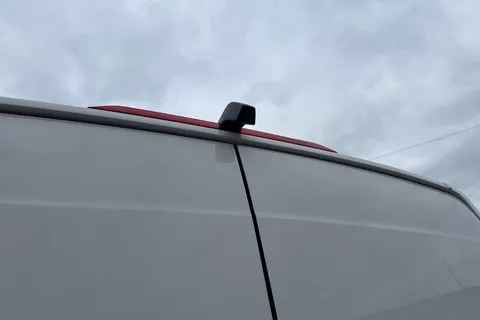 PN75MXZ Volkswagen Crafter CR35 Panel van Commerce MWB 140 PS 2.0 TDI 8sp Automatic FWD Thumbnail #26