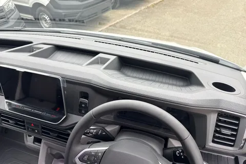 PN75MXZ Volkswagen Crafter CR35 Panel van Commerce MWB 140 PS 2.0 TDI 8sp Automatic FWD Thumbnail #38