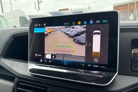 PN75MXZ Volkswagen Crafter CR35 Panel van Commerce MWB 140 PS 2.0 TDI 8sp Automatic FWD Thumbnail #40