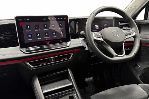 KV25NYG Volkswagen Tiguan 1.5 TSI eHybrid Elegance 5dr DSG | Area View Camera | Adaptive Cruise Contr Thumbnail #2