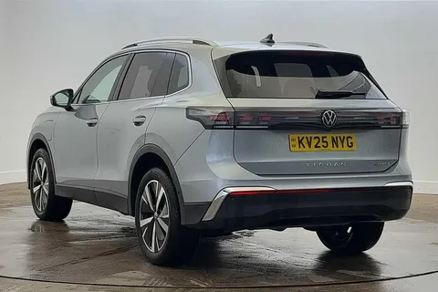 KV25NYG Volkswagen Tiguan 1.5 TSI eHybrid Elegance 5dr DSG | Area View Camera | Adaptive Cruise Contr Thumbnail #3