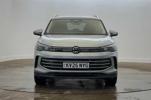 KV25NYG Volkswagen Tiguan 1.5 TSI eHybrid Elegance 5dr DSG | Area View Camera | Adaptive Cruise Contr Thumbnail #8