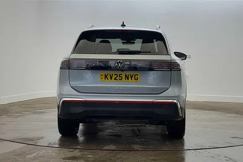 KV25NYG Volkswagen Tiguan 1.5 TSI eHybrid Elegance 5dr DSG | Area View Camera | Adaptive Cruise Contr Thumbnail #9