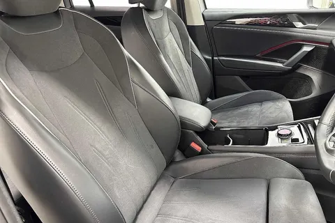 KV25NYG Volkswagen Tiguan 1.5 TSI eHybrid Elegance 5dr DSG | Area View Camera | Adaptive Cruise Contr Thumbnail #11