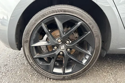 10 of 52 for SEAT Leon 1.4 TSI FR Technology Euro 6 (s/s) 5dr