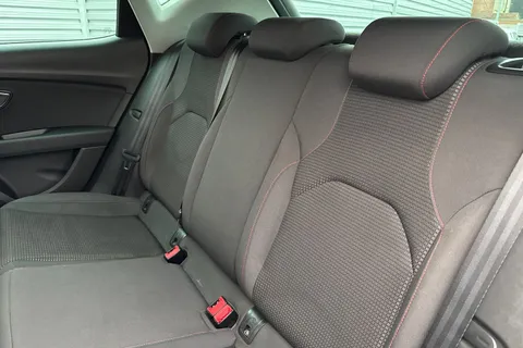 19 of 52 for SEAT Leon 1.4 TSI FR Technology Euro 6 (s/s) 5dr