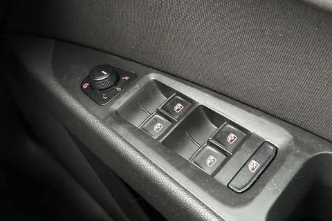 36 of 52 for SEAT Leon 1.4 TSI FR Technology Euro 6 (s/s) 5dr