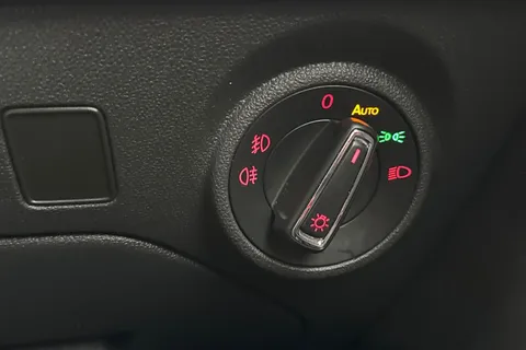 37 of 52 for SEAT Leon 1.4 TSI FR Technology Euro 6 (s/s) 5dr