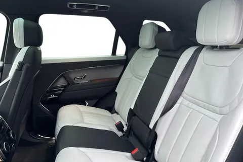 KT74XZS Land Rover Range Rover Sport 3.0 D300 Dynamic SE 5dr Thumbnail #5