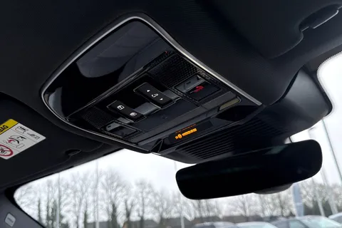 KT74XZS Land Rover Range Rover Sport 3.0 D300 Dynamic SE 5dr Thumbnail #25